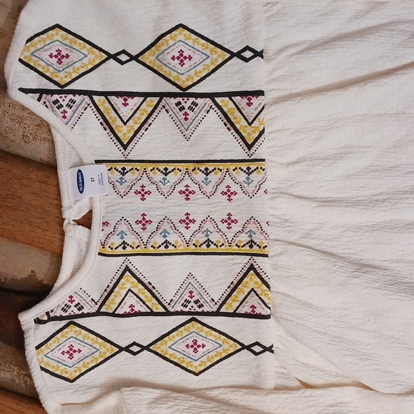 Girls 3T Cream color Long sleeve Boho Tee - Picture 2 of 4